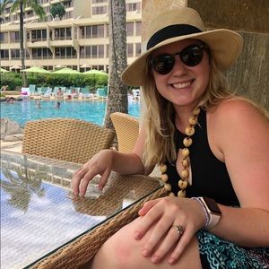 Meet your Posher, Abby